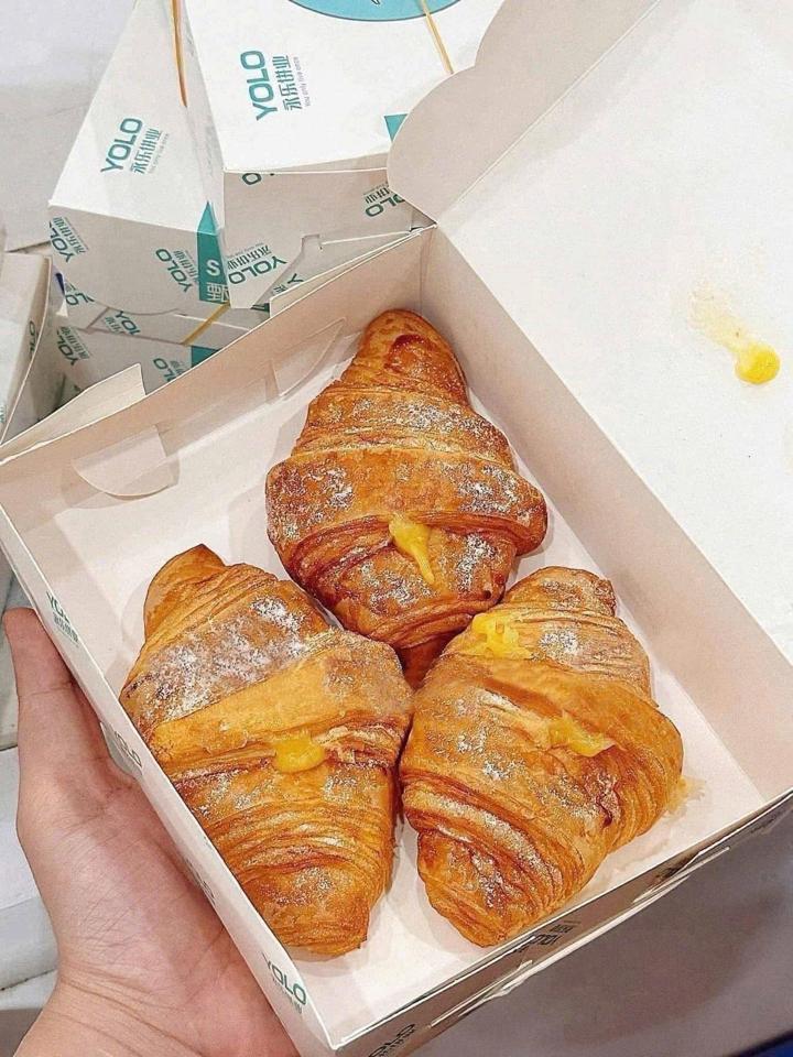 Sừng bò trứng muối Yolo-duoc-ban-tai-THE350F HANOI BY GC