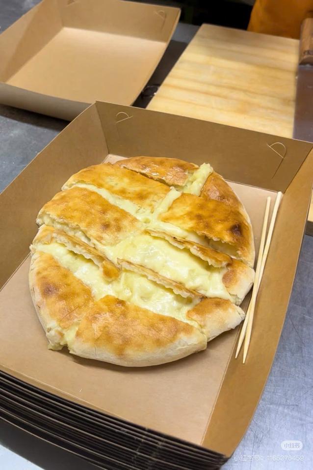 Bánh Sầu nướng phomai-duoc-ban-tai-THE350F HANOI BY GC