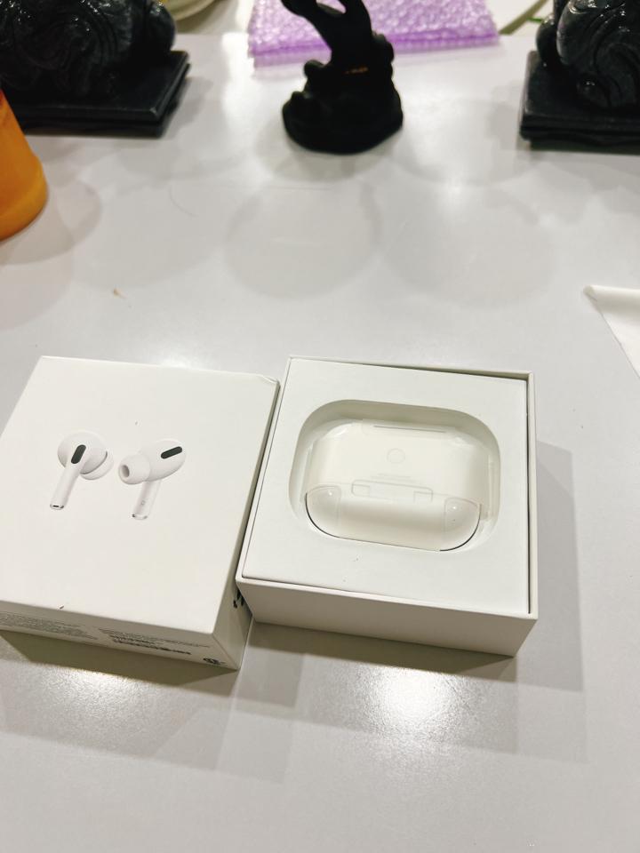Airpods pro magsafe-duoc-ban-tai-Vinh Trần