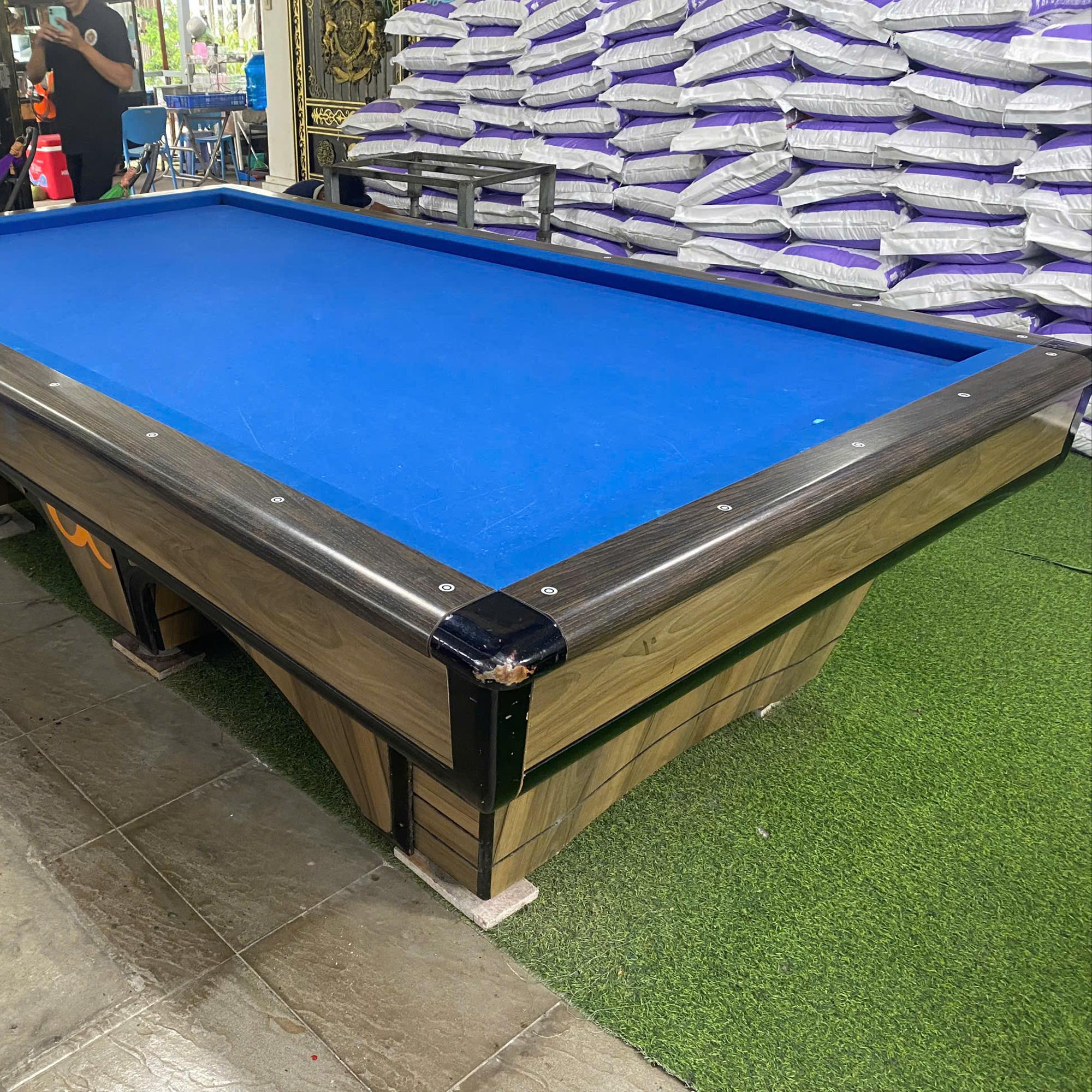Bàn Lip HLW chống trầy nâu ( 1 chống trầy bo cong ko thành băng )-duoc-ban-tai-BILLIARD Hoàng Dũng