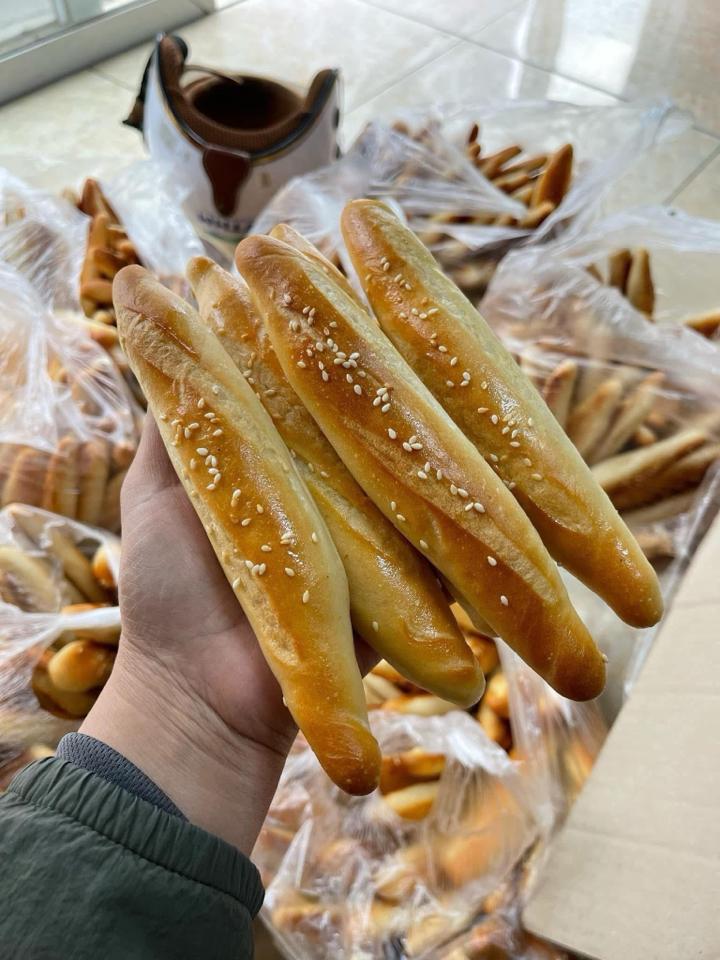 Bánh mì Cẩm Phả-duoc-ban-tai-Bếp Mẹ Mỡ - Sỉ lẻ đồ ăn