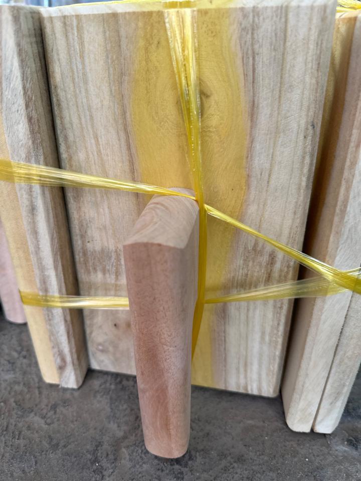Bàn chà-duoc-ban-tai-VLXD THÀNH DANH