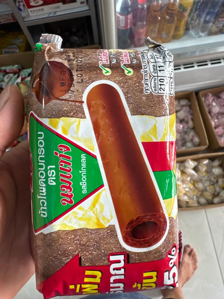 Bánh ống thái lan socola-duoc-ban-tai-Tạp Hoá Thái Lan