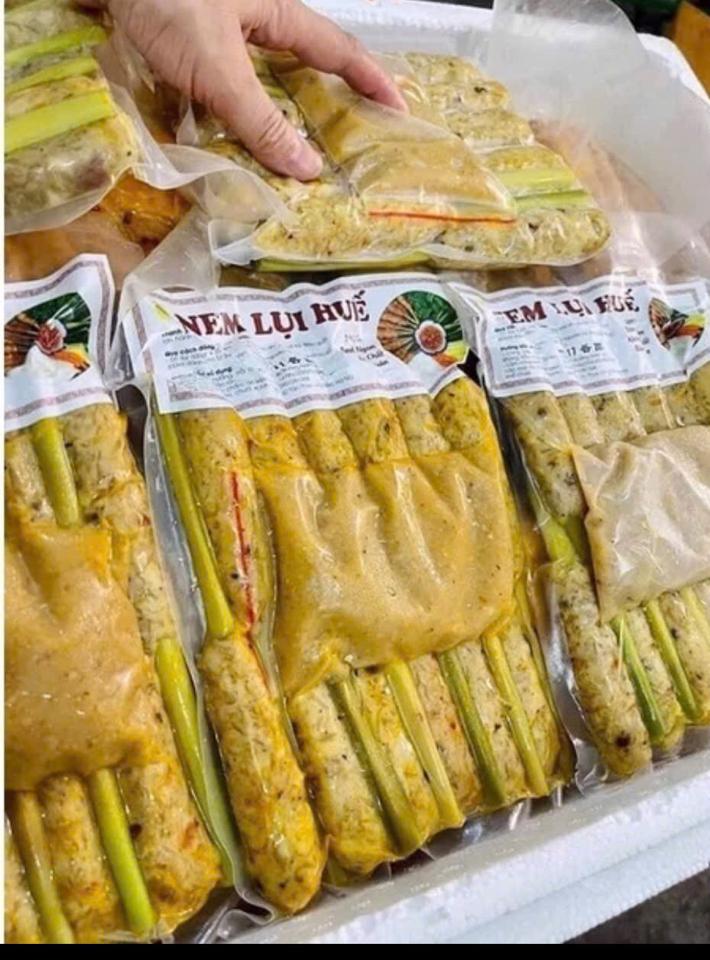 Nem lụi xiên que-duoc-ban-tai-TL Foods