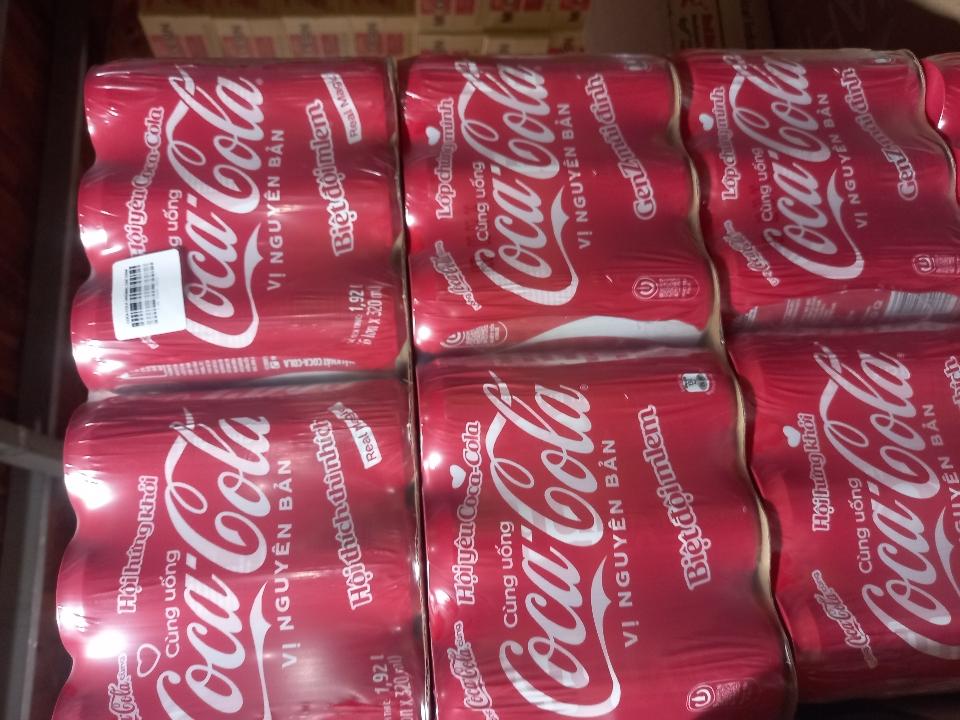 Coca Cola lon-duoc-ban-tai-Gia An
