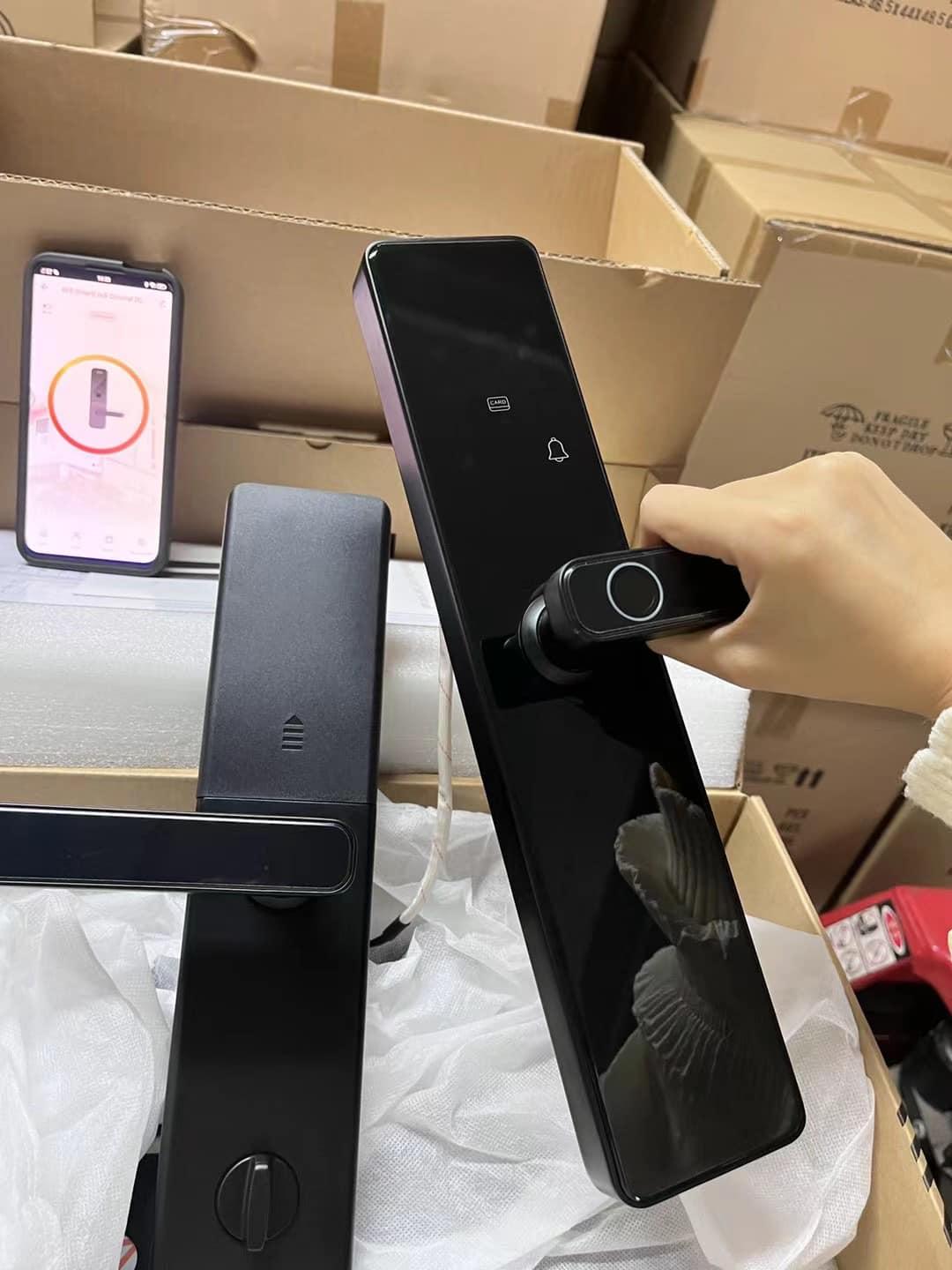 Khoá thông minh Lovar LV03- Màu Đen-duoc-ban-tai-SHOWROOM KHOÁ CỬA LỘC PHÁT
