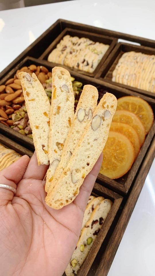 Biscotti: Hạnh nhân& mứt cam-duoc-ban-tai-C3.KITCHEN ( oder lẻ)