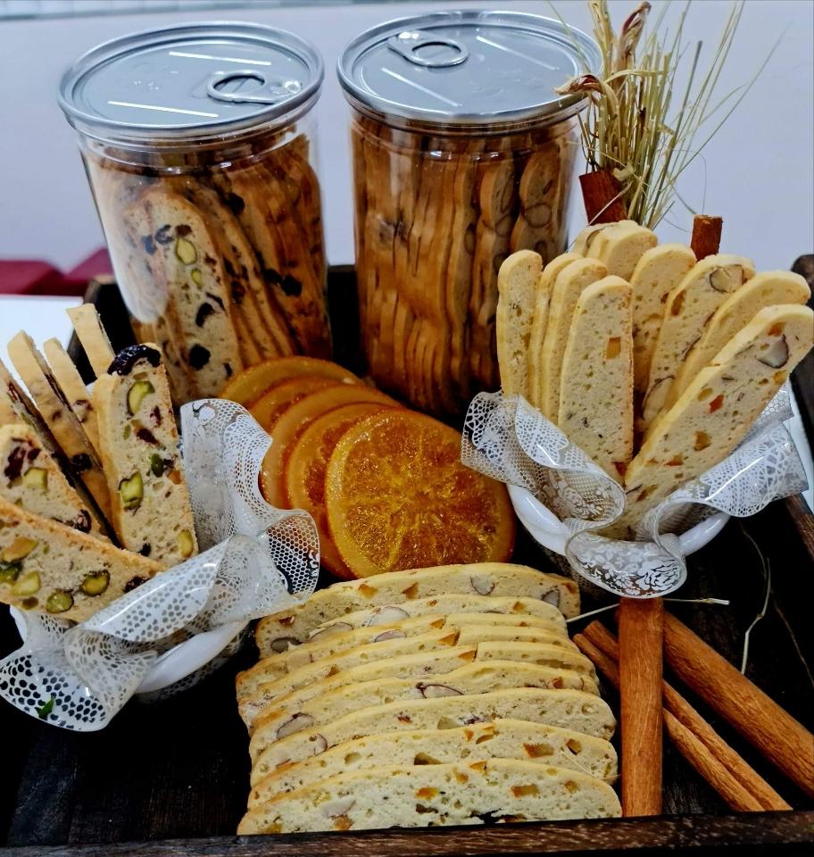 Biscotti: Hạnh nhân& mứt cam-duoc-ban-tai-C3.KITCHEN ( oder lẻ)