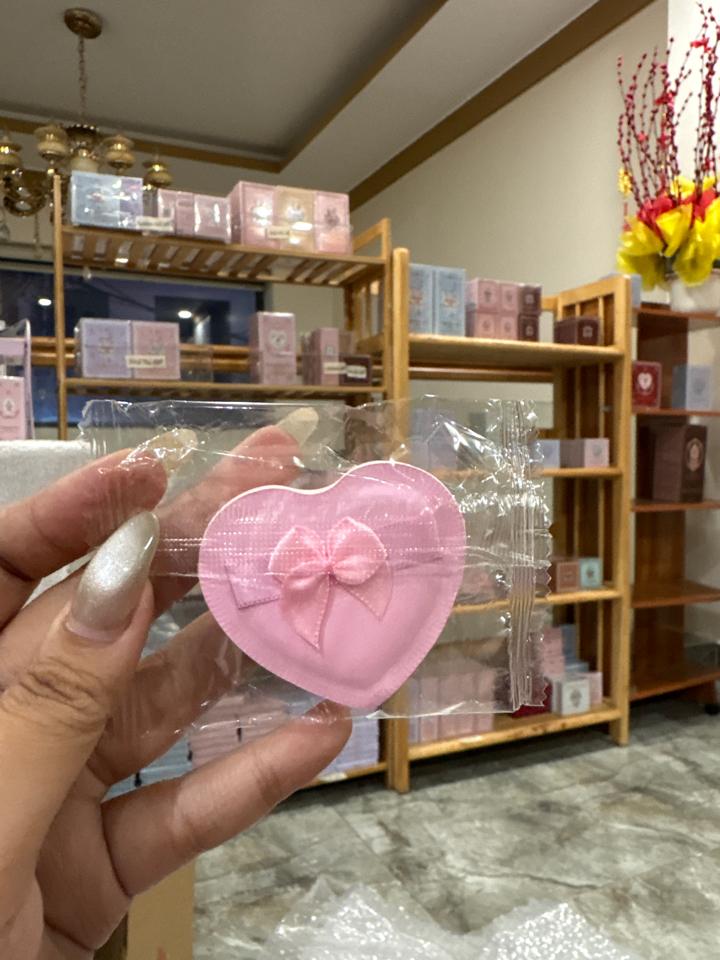 Mút tim-duoc-ban-tai-Buôn làng Hoa Biết