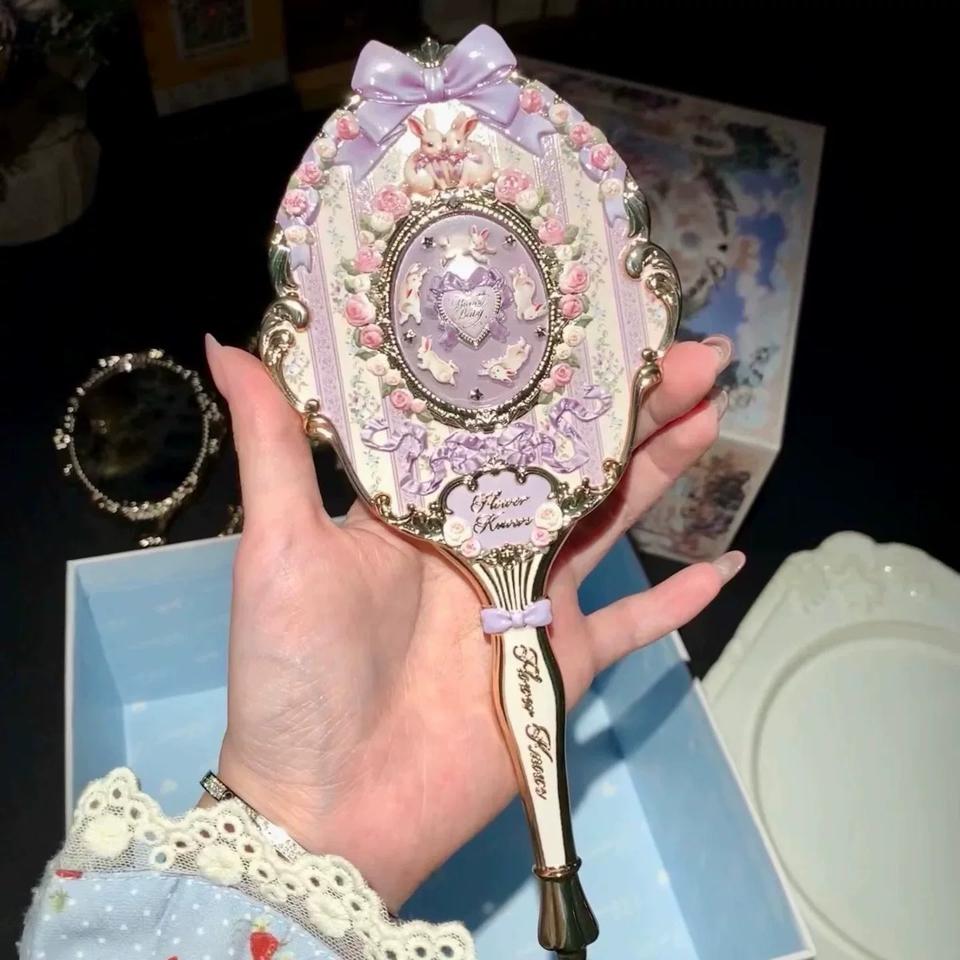 Gương thỏ tím-duoc-ban-tai-Buôn làng Hoa Biết