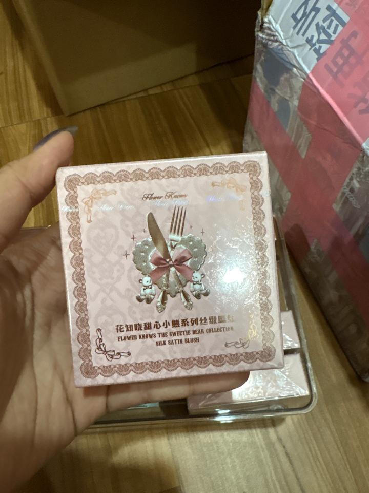 Má gấu 03-duoc-ban-tai-Buôn làng Hoa Biết