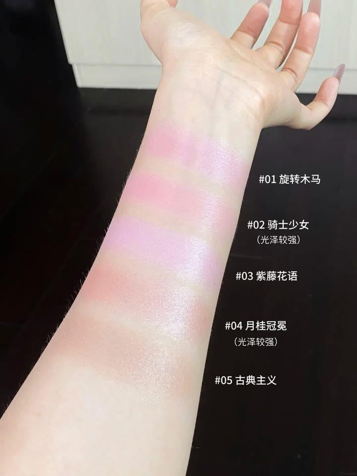 Má Uni-duoc-ban-tai-Buôn làng Hoa Biết