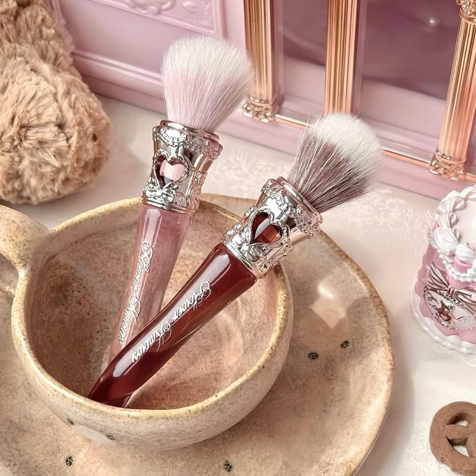 Cọ gấu hồng-duoc-ban-tai-Buôn làng Hoa Biết