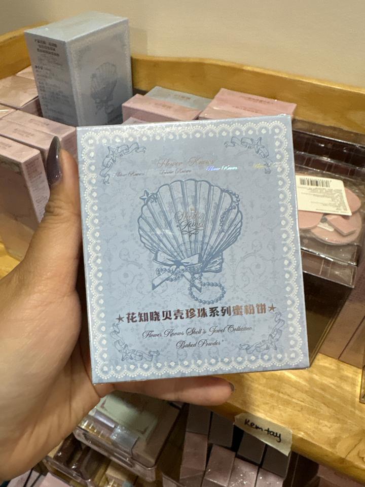 Phủ sò xanh-duoc-ban-tai-Buôn làng Hoa Biết