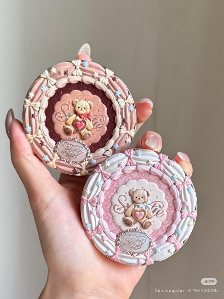 Che khuyết điểm gấu nâu-duoc-ban-tai-Buôn làng Hoa Biết