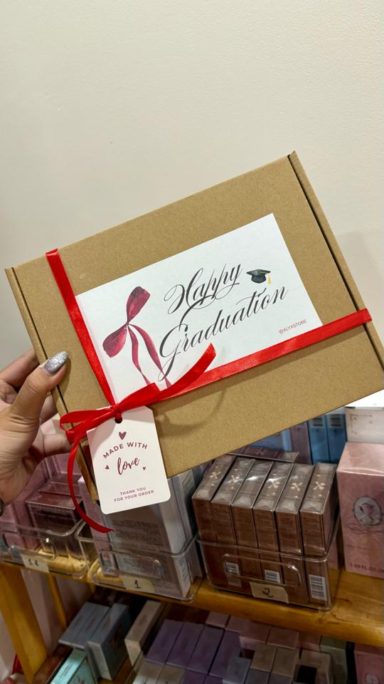 Gói quà tốt nghiệp-duoc-ban-tai-Buôn làng Hoa Biết