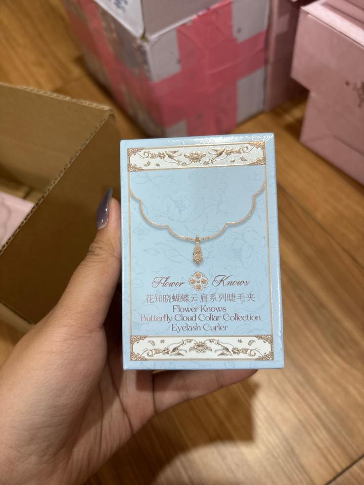 Kẹp mi Hồ Điệp-duoc-ban-tai-Buôn làng Hoa Biết