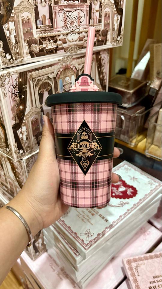 Ly Choco-duoc-ban-tai-Buôn làng Hoa Biết