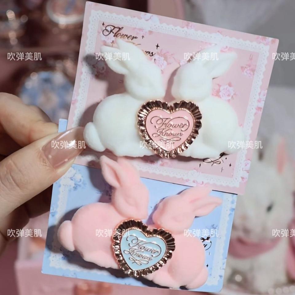 Kẹp thỏ-duoc-ban-tai-Buôn làng Hoa Biết