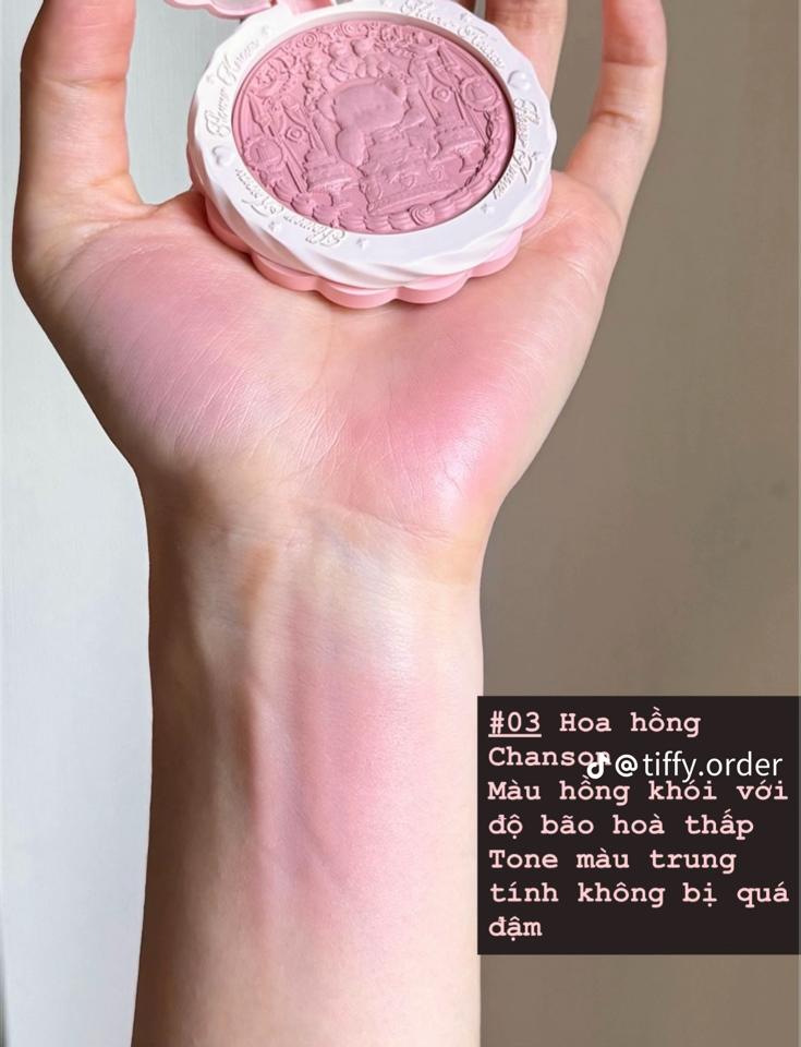 Má gấu 03-duoc-ban-tai-Buôn làng Hoa Biết