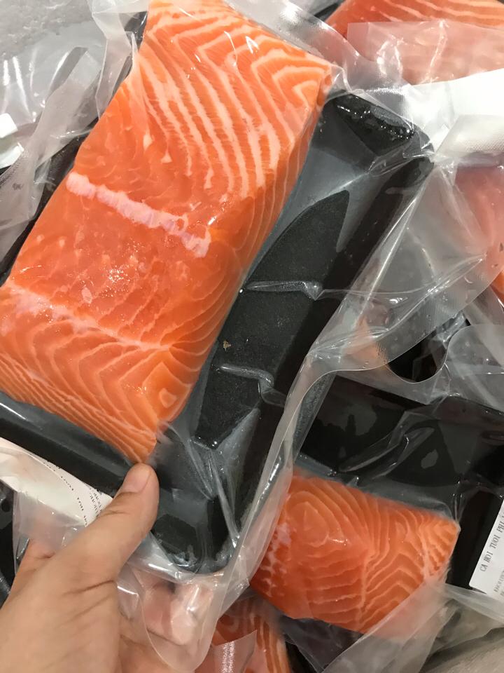 Cá hồi tươi Nauy filet-duoc-ban-tai-Hoàng Huyền