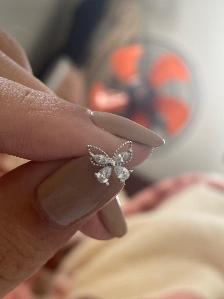 Khuyên bướm cánh đá viền khung nhọn-duoc-ban-tai-BO Xỏ Khuyên