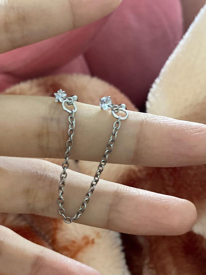Khuyên 2 lỗ nối xích 1 đá sao 1 tròn-duoc-ban-tai-BO Xỏ Khuyên