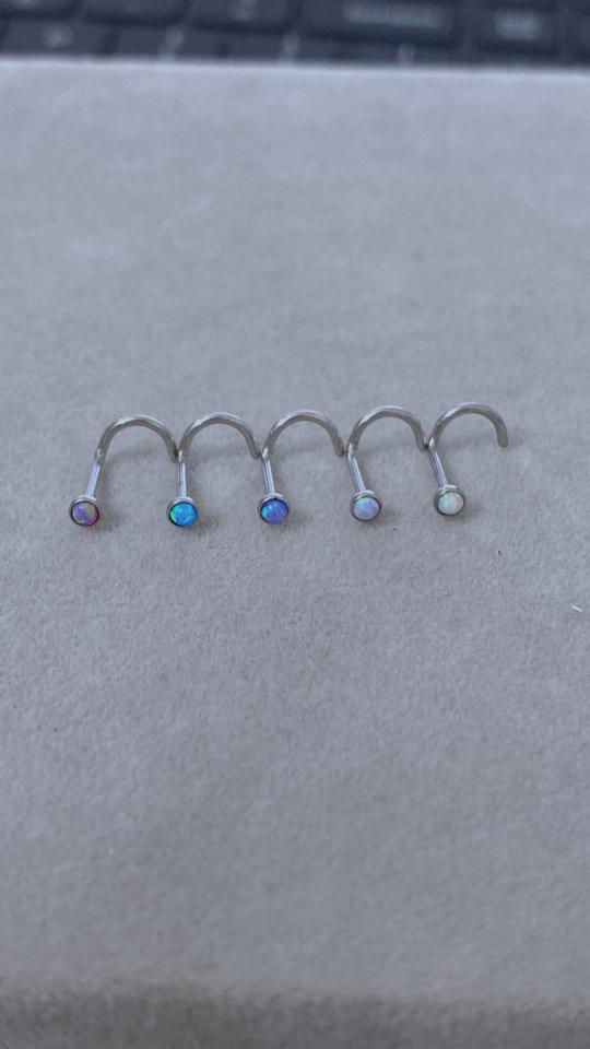 Khuyên mũi chân xoắn đá opal 2mm-duoc-ban-tai-BO Xỏ Khuyên
