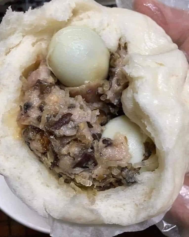 Bánh bao nhân trứng thịt-duoc-ban-tai-BẾP NẮNG