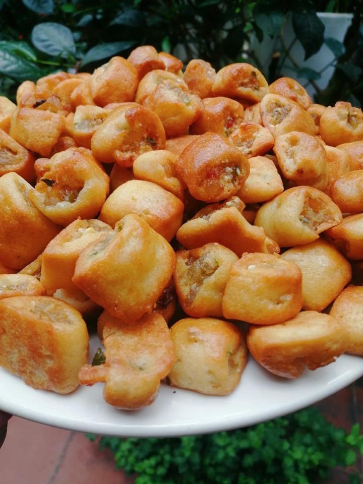 Bánh chả lá chanh-duoc-ban-tai-BẾP NẮNG