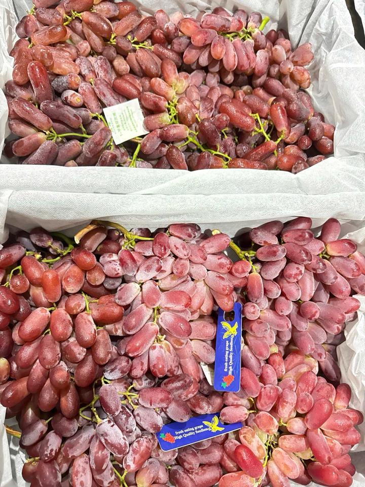 Nho Đỏ không hạt / hộp -duoc-ban-tai-Siêu Thị Mini - Gia Đình Food