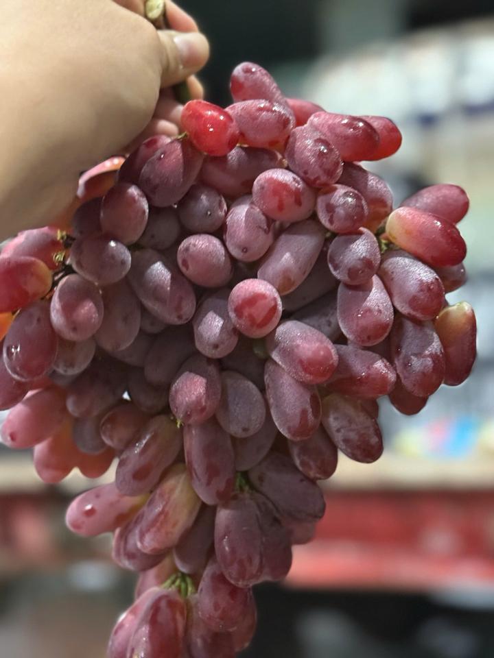 Nho Đỏ không hạt / hộp -duoc-ban-tai-Siêu Thị Mini - Gia Đình Food