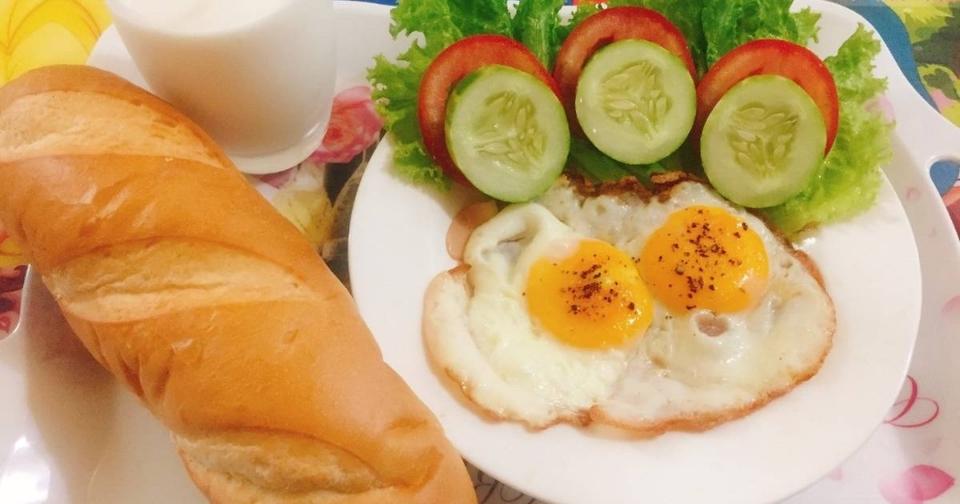 Bánh mì opla-duoc-ban-tai-Restaurant Con Dao Resort