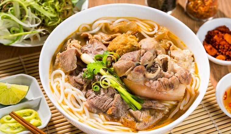 Bún Bò-duoc-ban-tai-Restaurant Con Dao Resort