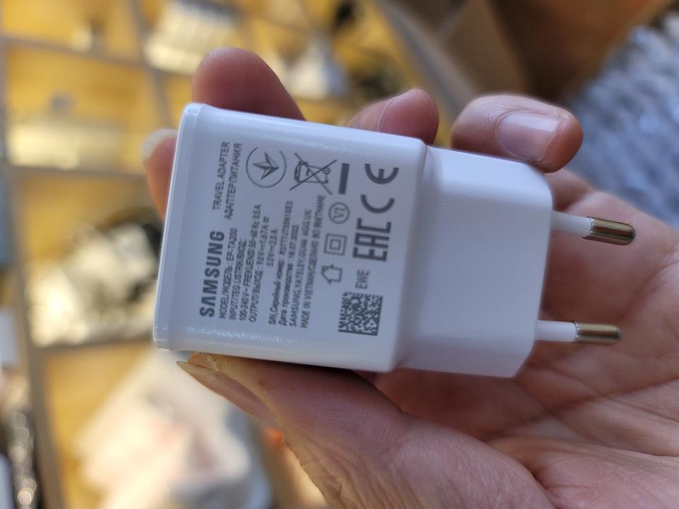 Cóc Samsung Zin 18w -duoc-ban-tai-Thanh Tùng Mobile Đà Lạt