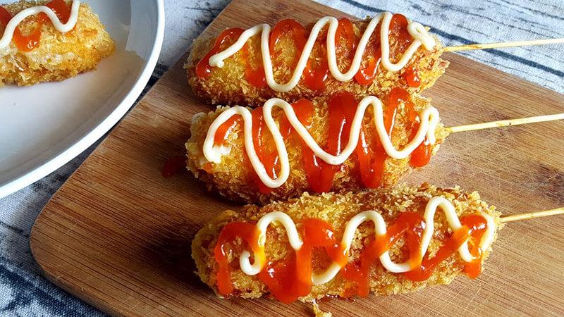 Hotdog-duoc-ban-tai-Tâm Quang Trần