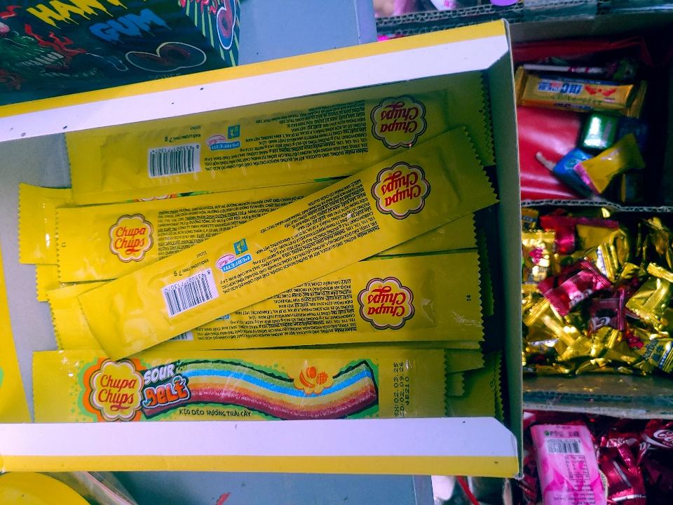 Keo cầu vồng chupa chup-duoc-ban-tai-Nguyễn dung