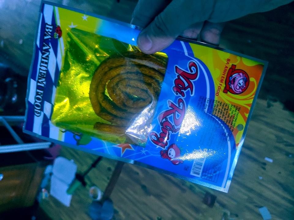 Snack ba anh em-duoc-ban-tai-Nguyễn dung