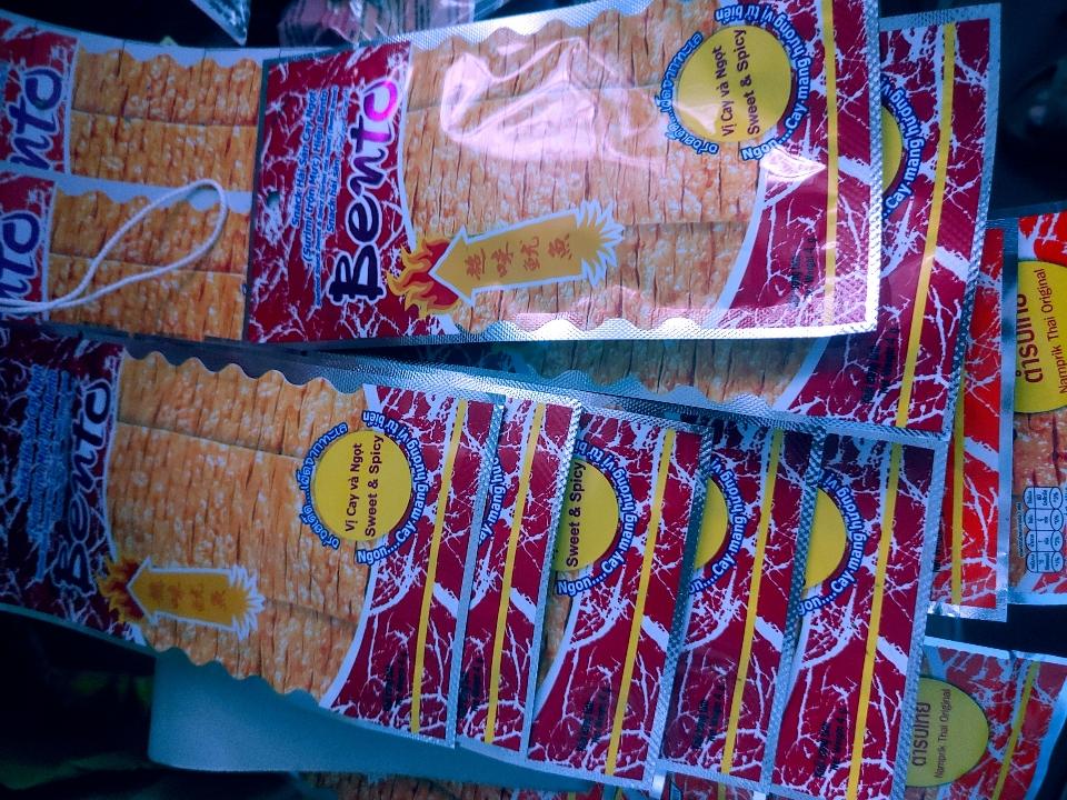 Bento đỏ-duoc-ban-tai-Nguyễn dung