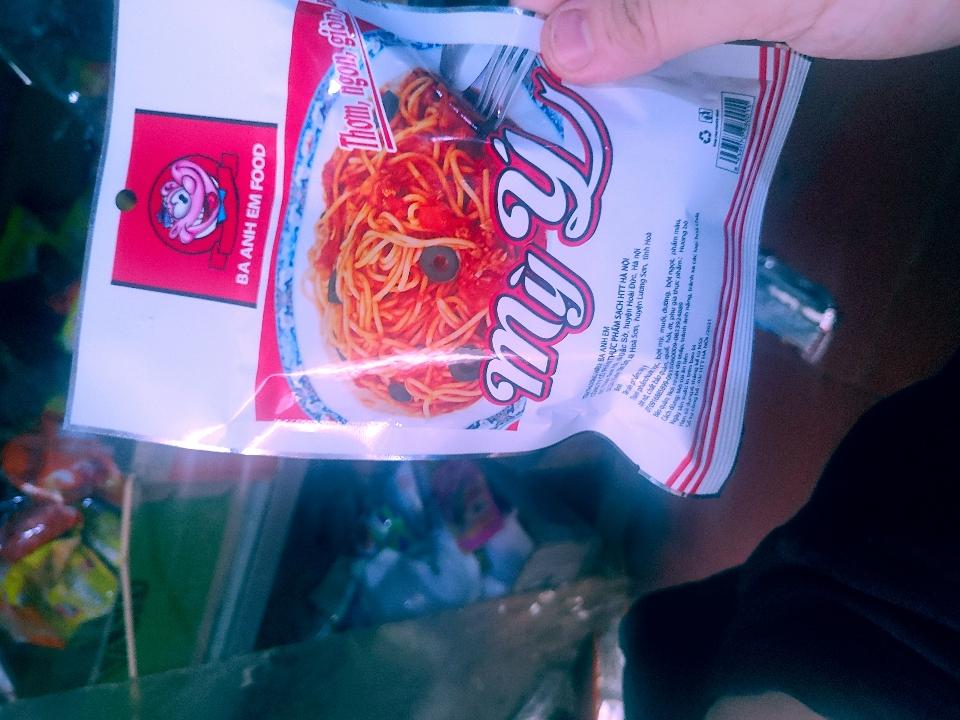 Snack mì ý-duoc-ban-tai-Nguyễn dung