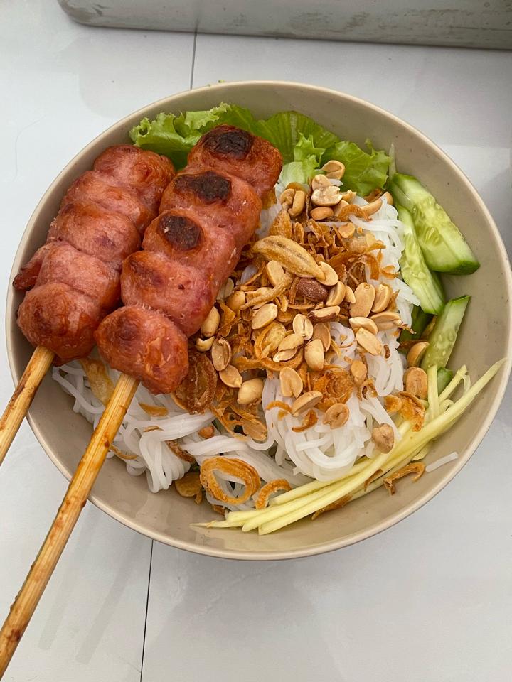 Bún nem nướng-duoc-ban-tai-Ngân Lê