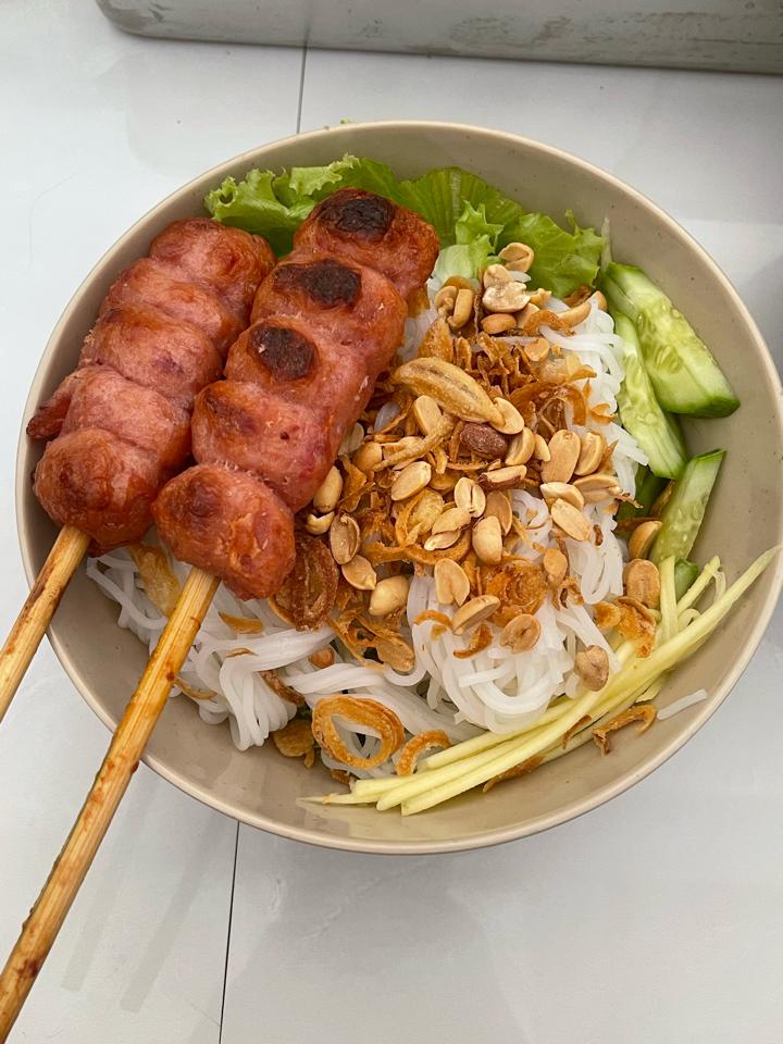 Bún nem nướng-duoc-ban-tai-Ngân Lê
