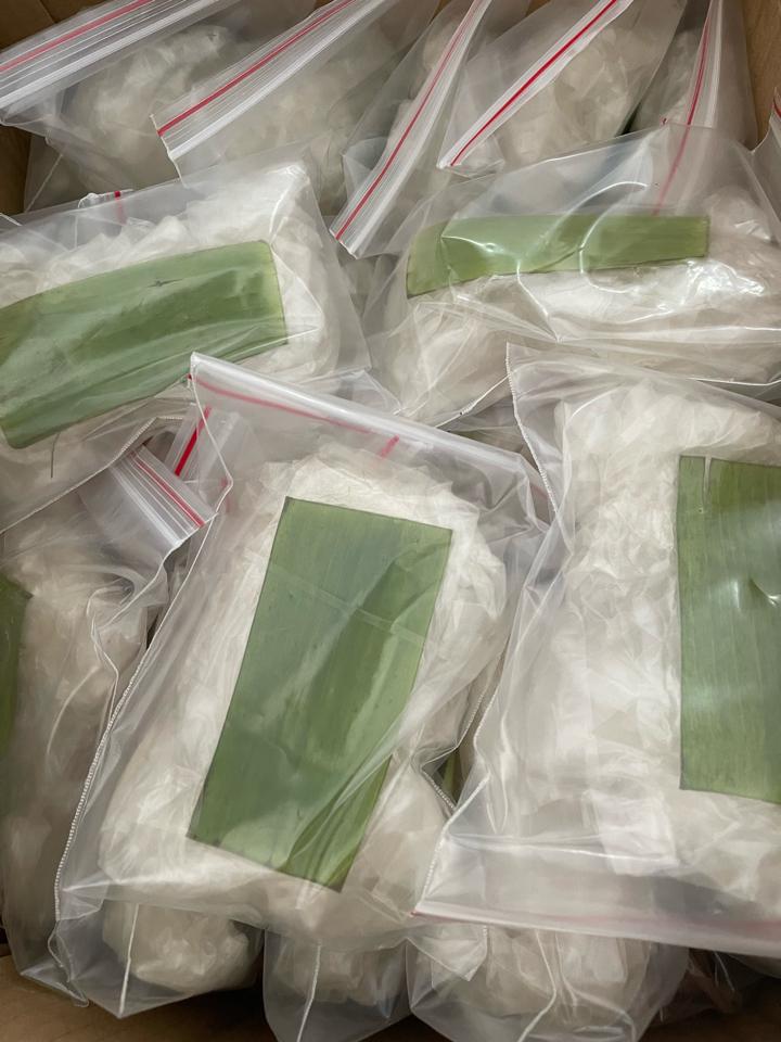 Bánh tráng phơi sượng sate muối nhuyễn -duoc-ban-tai-Ngân Lê