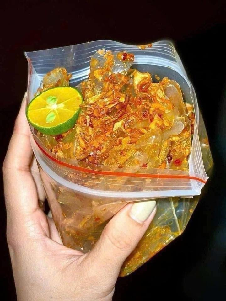 Bánh tráng phơi sượng sate muối nhuyễn -duoc-ban-tai-Ngân Lê