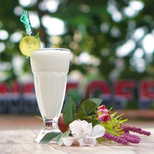 Sữa chua đá-duoc-ban-tai-Cà phê Điểm Hẹn