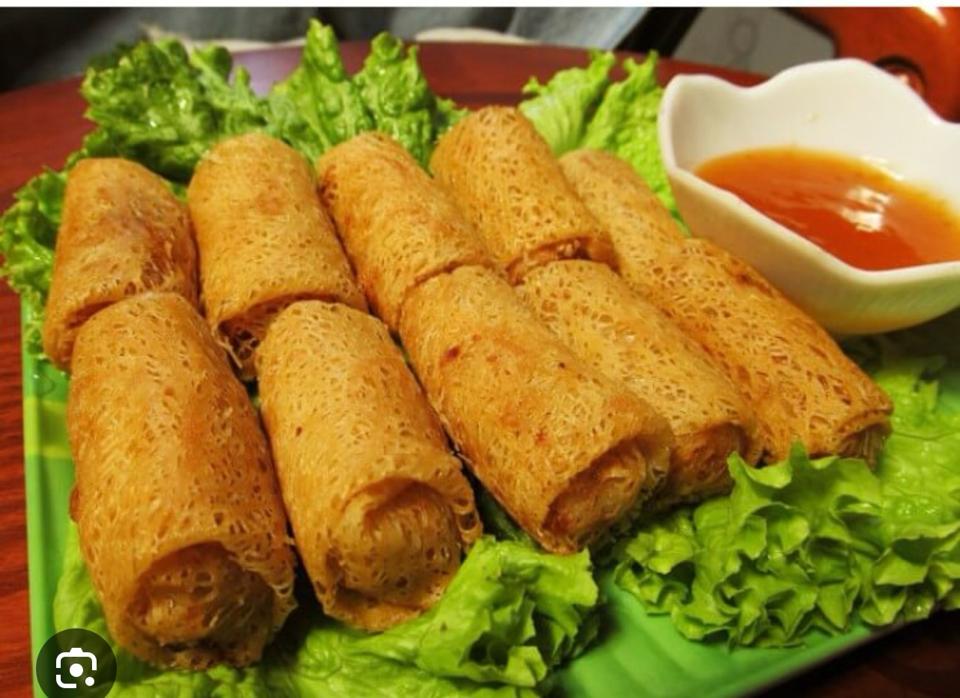 Chả giò chiên-duoc-ban-tai-Quán Ú