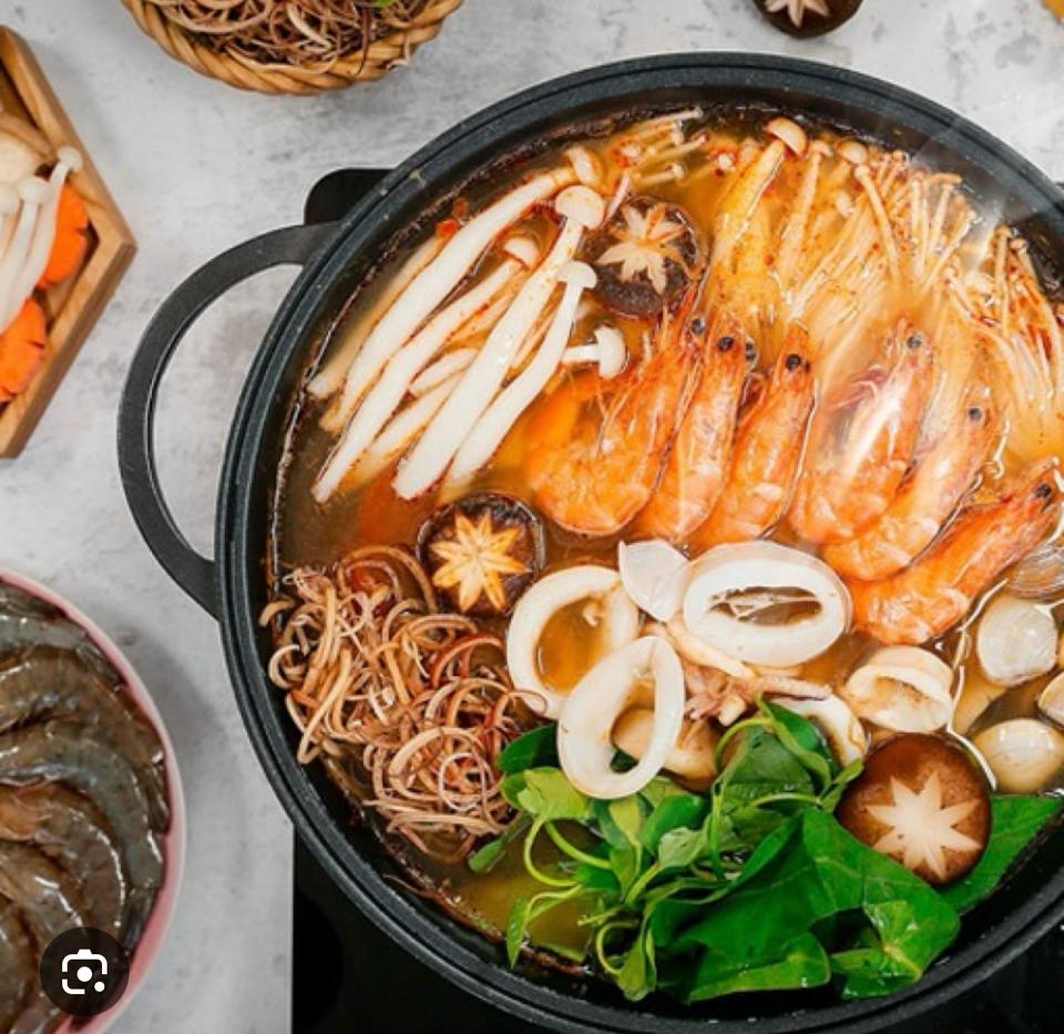 Lẩu hải sản -duoc-ban-tai-Quán Ú