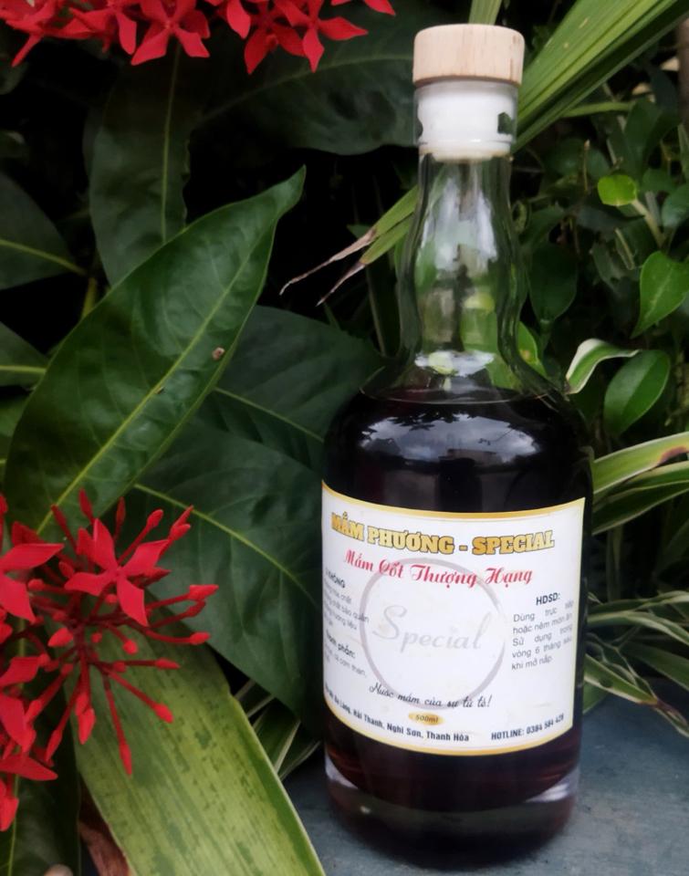 Mắm Phương - Special (Mắm cốt Thượng hạng loại chai thuỷ tinh 500ml - Cá cơm + cá nục ủ trong 4 năm)-duoc-ban-tai-Siêu thị Special