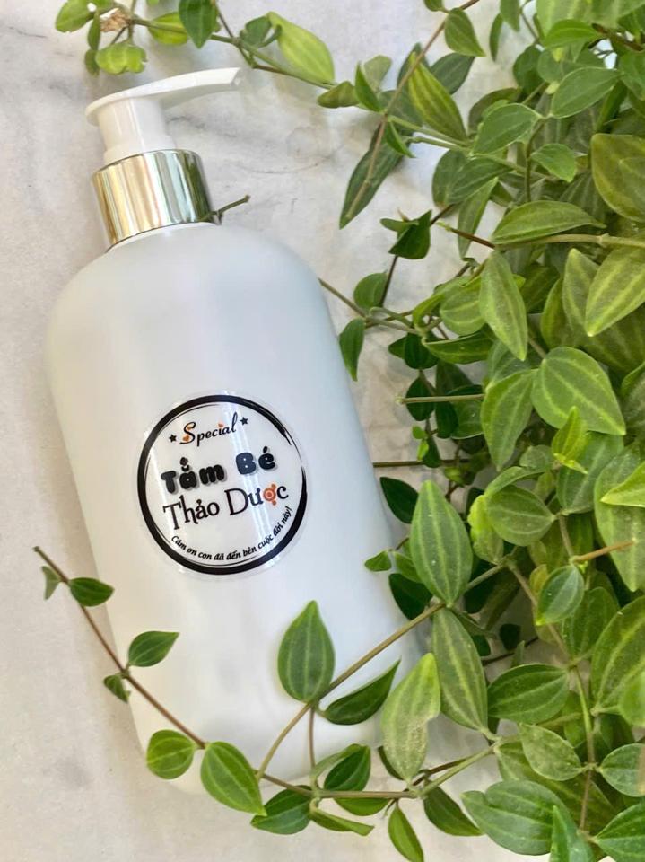 Tắm bé - Thảo dược thuần chay Special (chai 500ml)-duoc-ban-tai-Siêu thị Special