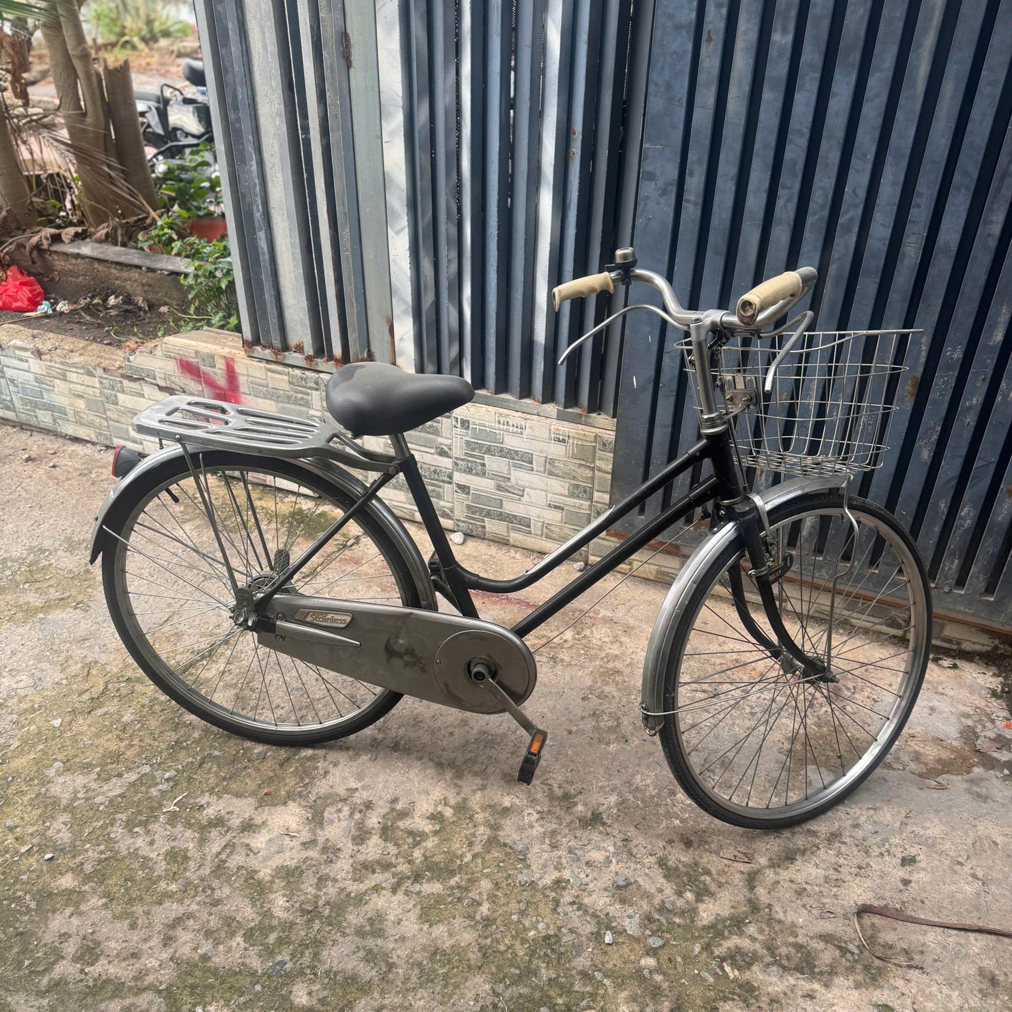 XE ĐẠP ĐẠO CỤ-duoc-ban-tai-TRẦN LÊ SHOW